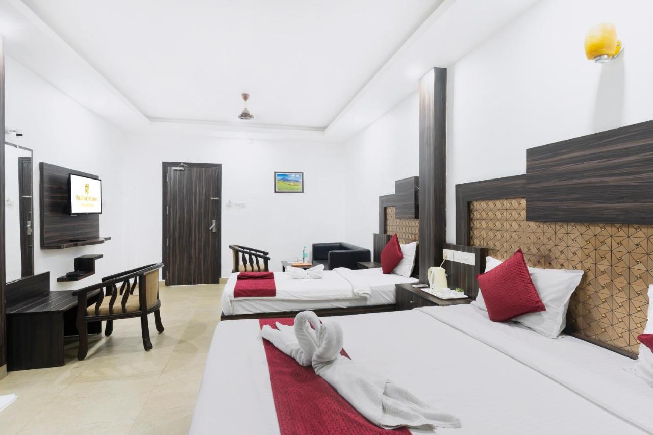 Hotel Kochi Crown Exterior photo