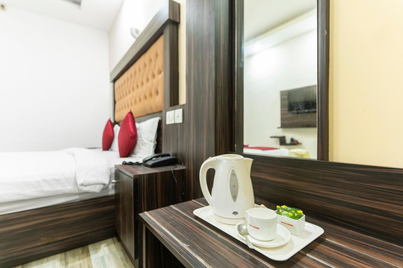 Hotel Kochi Crown Exterior photo
