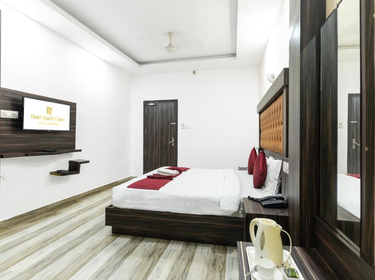 Hotel Kochi Crown Exterior photo