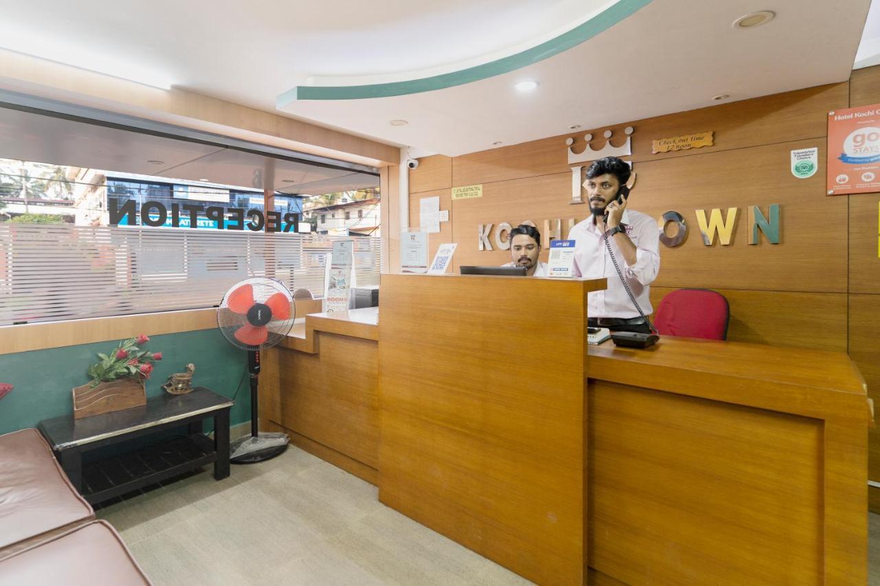 Hotel Kochi Crown Exterior photo
