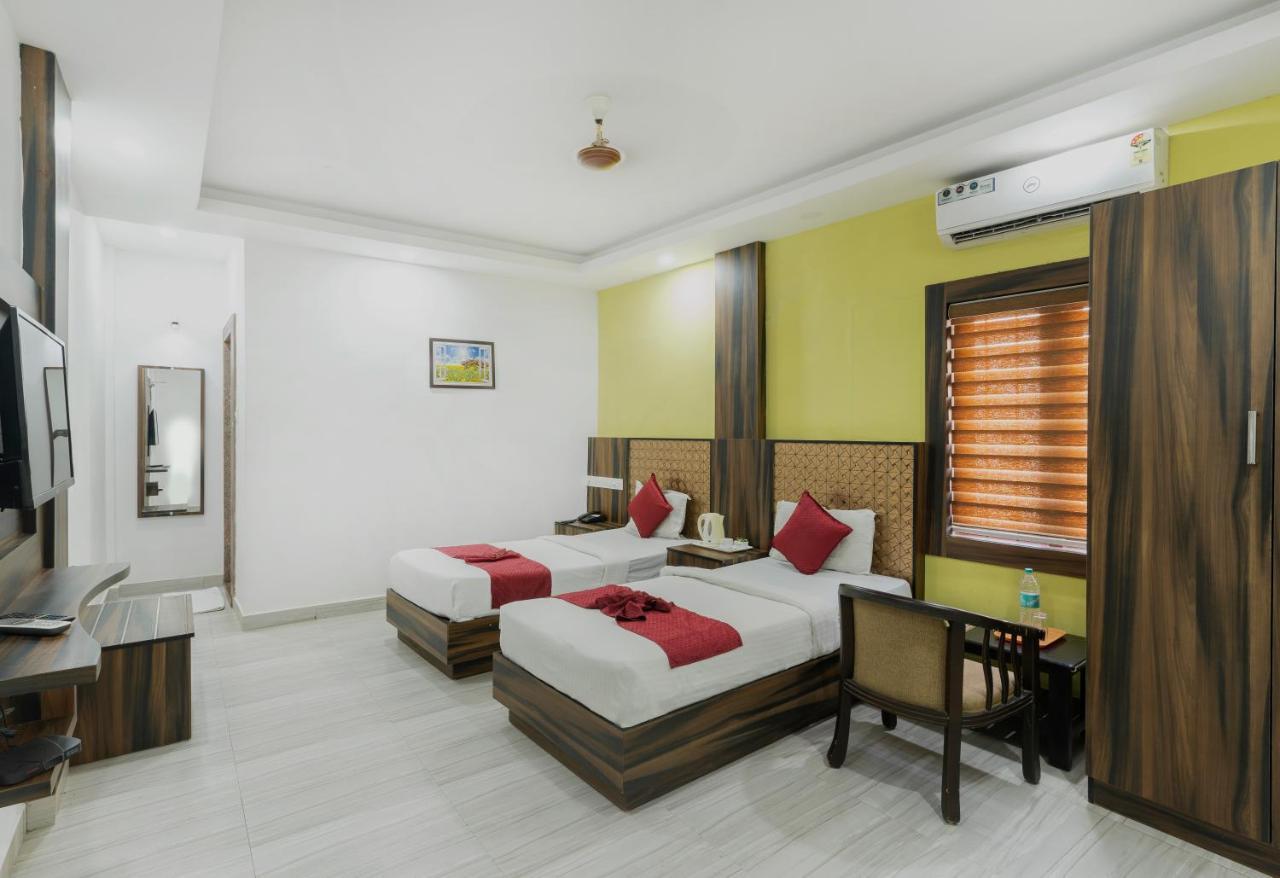 Hotel Kochi Crown Exterior photo
