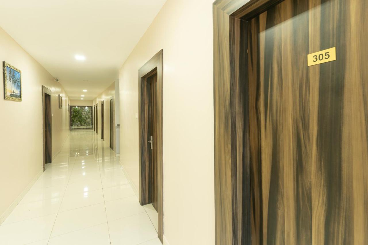 Hotel Kochi Crown Exterior photo