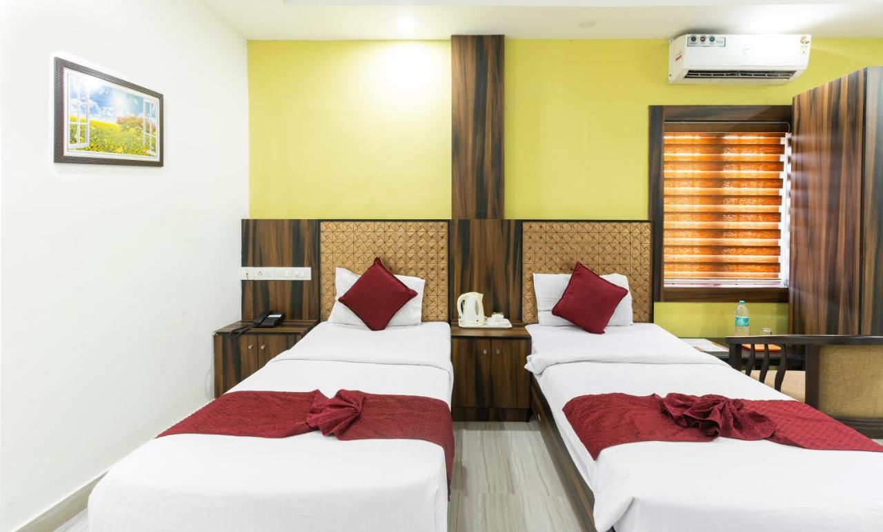 Hotel Kochi Crown Exterior photo