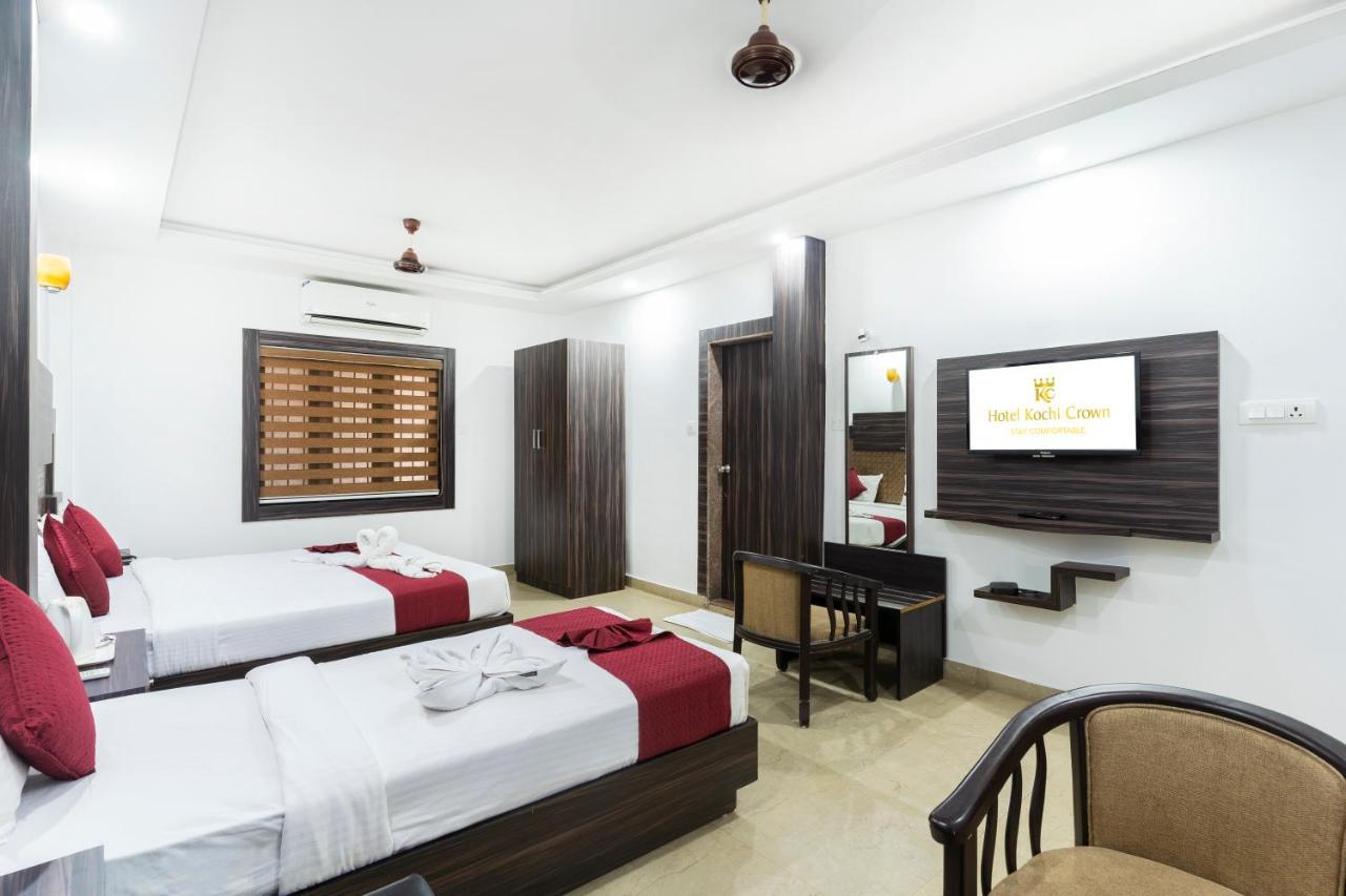 Hotel Kochi Crown Exterior photo